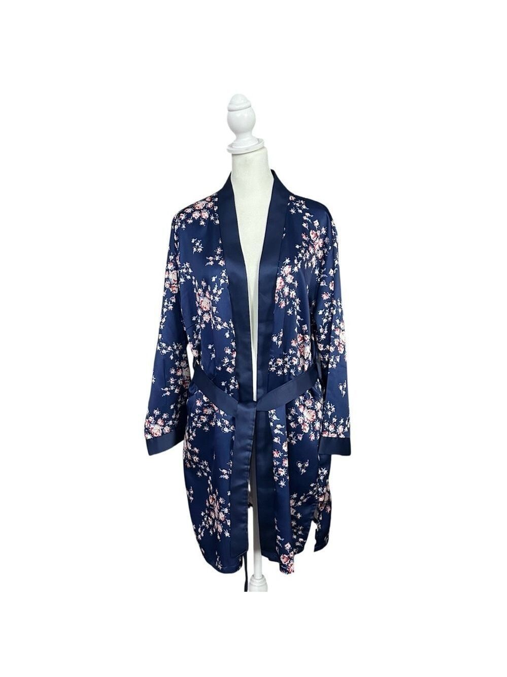 Morgan Lane x FabFitFun Allie Floral Satin Robe Navy Size Small Medium